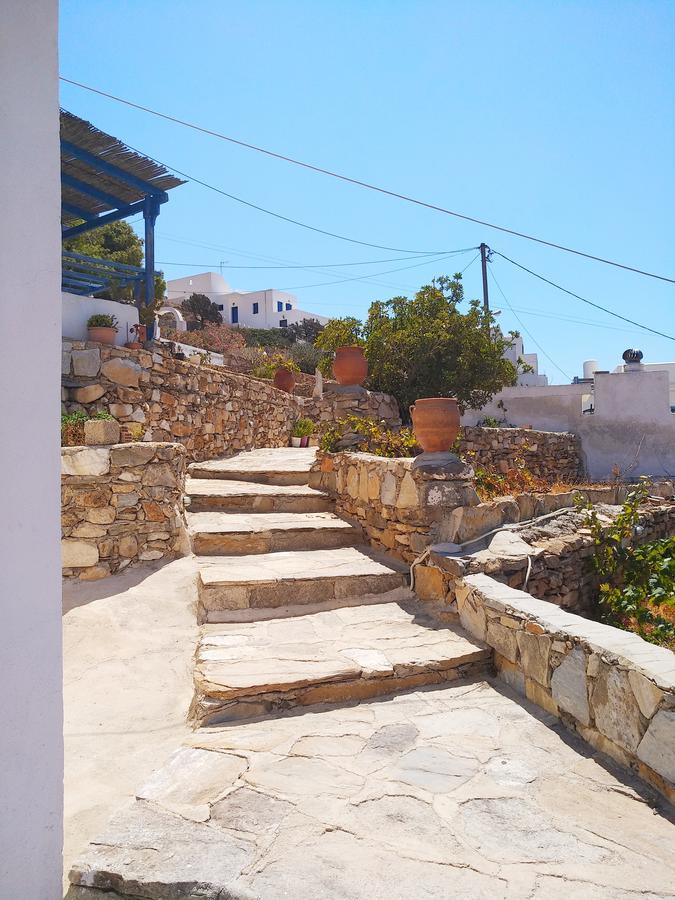 Pirgari Rooms Sikinos Alopronia Exterior photo