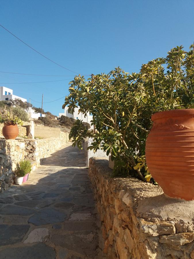 Pirgari Rooms Sikinos Alopronia Exterior photo